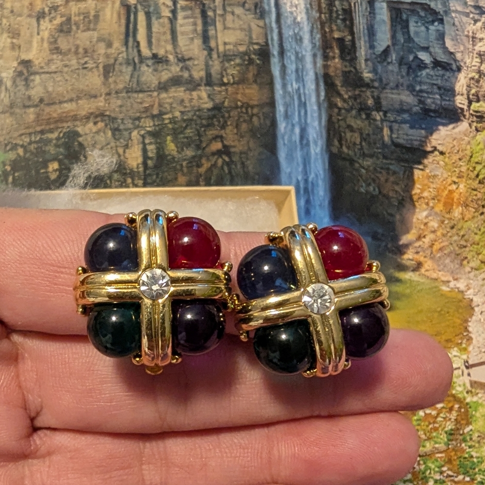 EVC ERWIN PEARL JELLY CABOCHON CRYSTAL RHINESTONE GOLD TONE CLIP EARRINGS - Picture 5 of 6